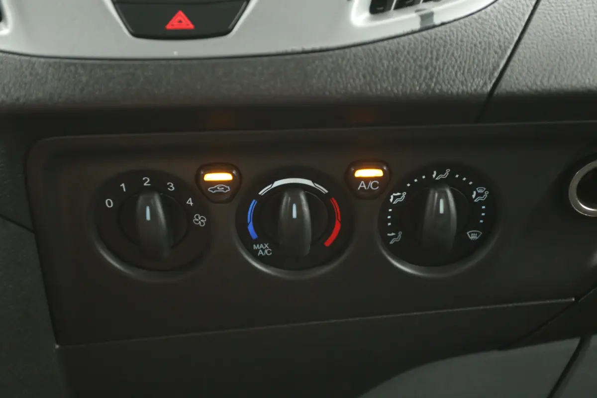 2.0 TDCI L2H1 | Airco | Camera | Cruise | 3 Zits | Navi | Parkeersens. | 2xSchuifdeur