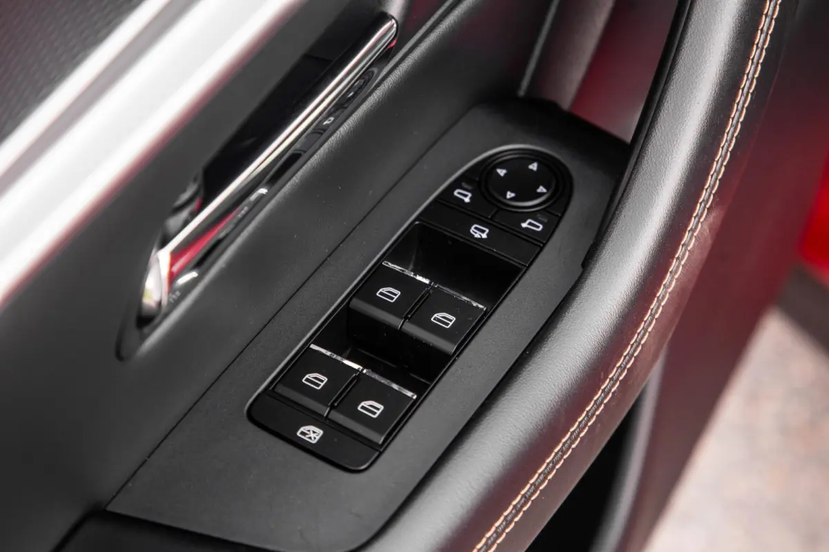 2.5 e-SkyActiv PHEV Homura / STOELVERWARMING + KOELING / CARPLAY / ADAPTIVE CRUISE