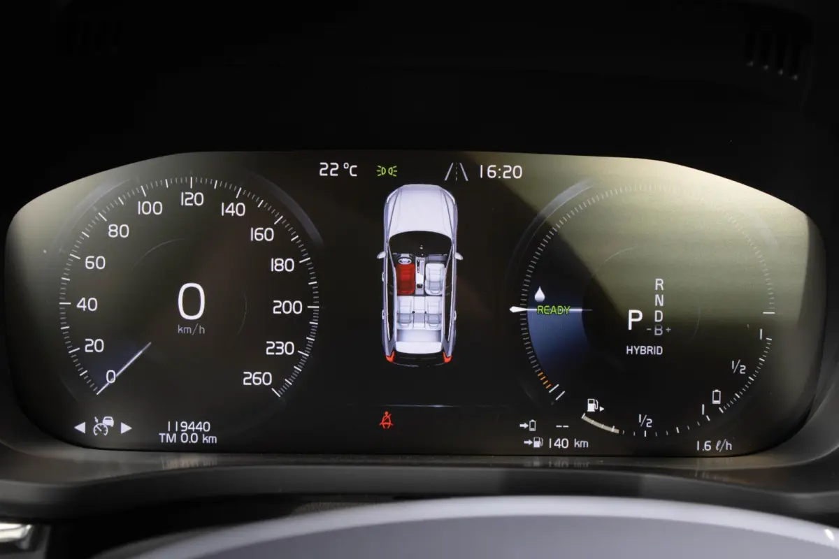 2.0 PHEV T6 AWD R-Design|360 Camera|Stuur+Stoelverwarming|Trekhaak|HUD|Pano|ACC|