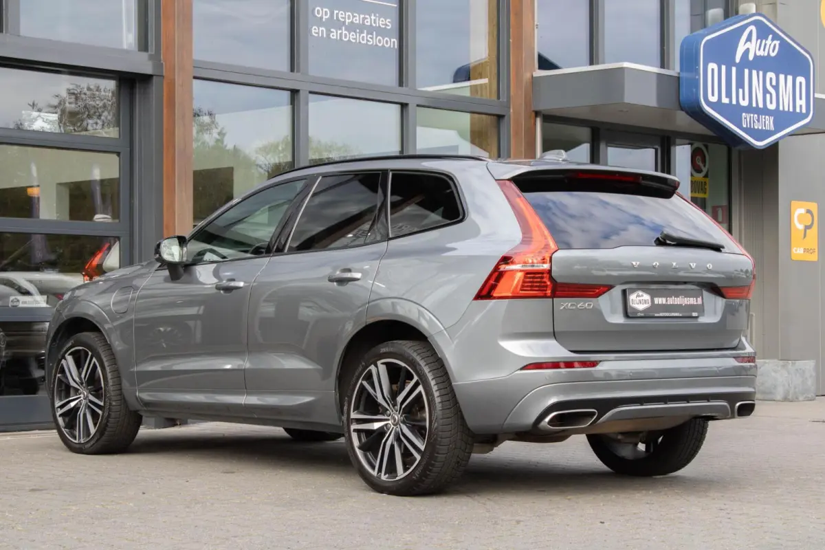 2.0 PHEV T6 AWD R-Design|360 Camera|Stuur+Stoelverwarming|Trekhaak|HUD|Pano|ACC|
