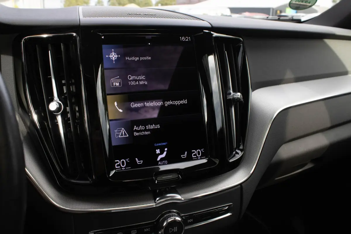 2.0 PHEV T6 AWD R-Design|360 Camera|Stuur+Stoelverwarming|Trekhaak|HUD|Pano|ACC|
