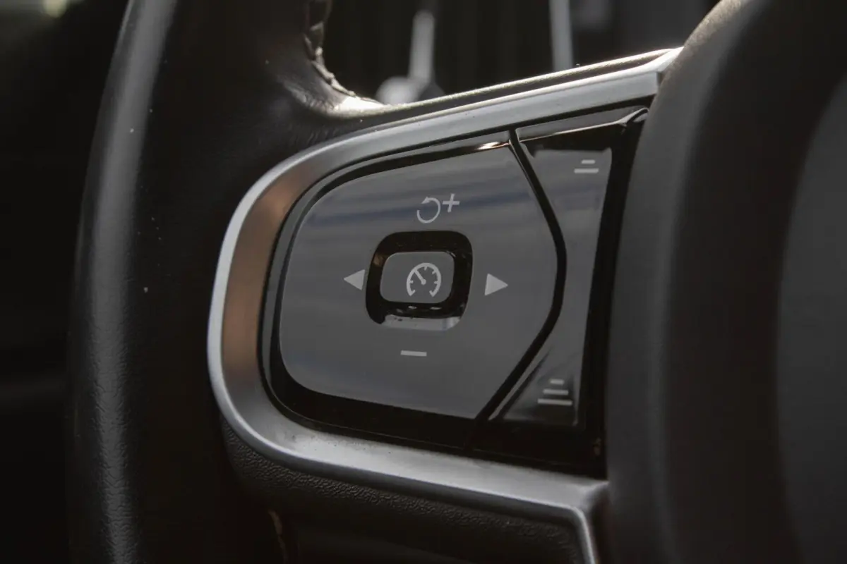 2.0 PHEV T6 AWD R-Design|360 Camera|Stuur+Stoelverwarming|Trekhaak|HUD|Pano|ACC|