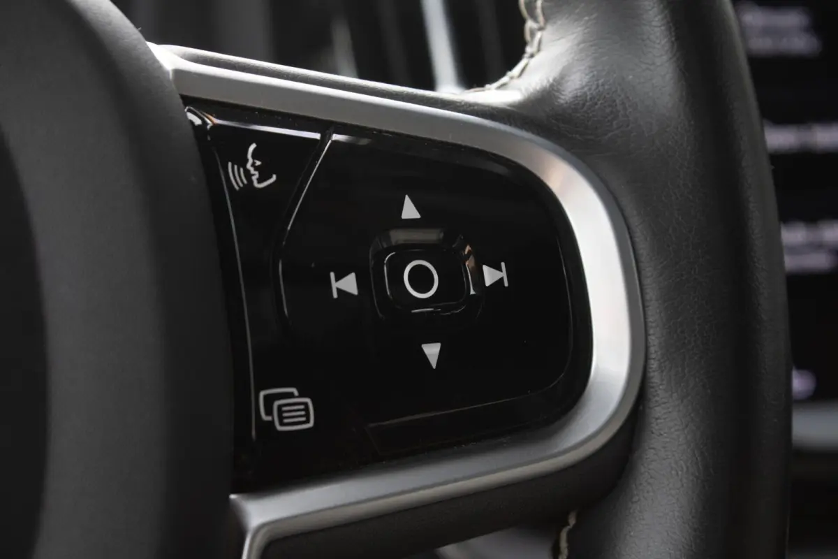 2.0 PHEV T6 AWD R-Design|360 Camera|Stuur+Stoelverwarming|Trekhaak|HUD|Pano|ACC|