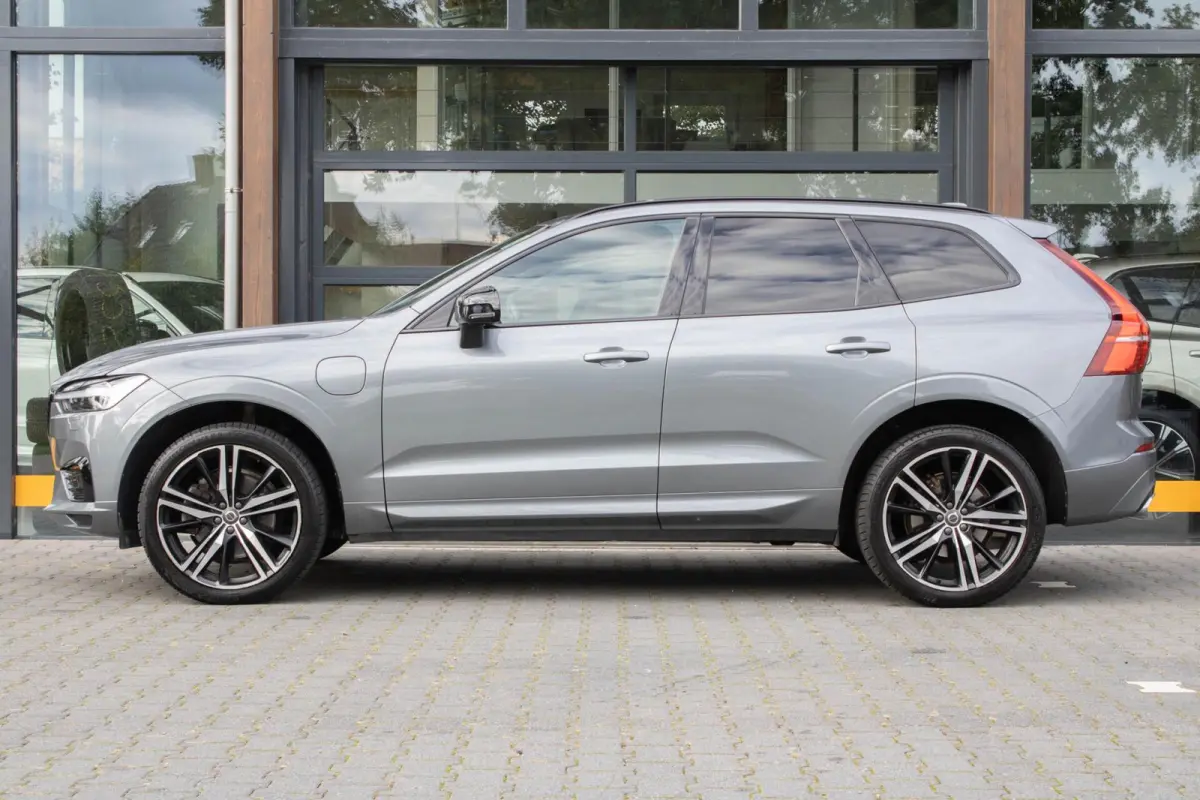 2.0 PHEV T6 AWD R-Design|360 Camera|Stuur+Stoelverwarming|Trekhaak|HUD|Pano|ACC|