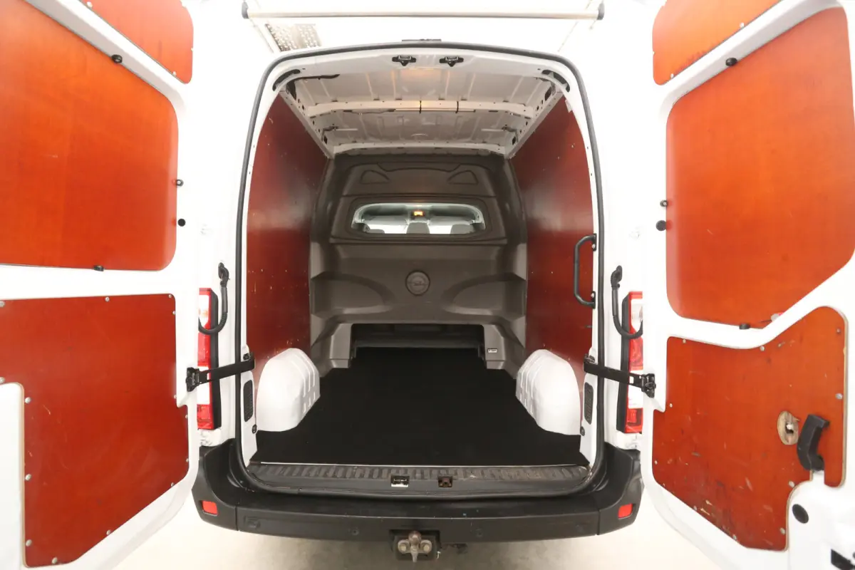 2.3 Turbo 150PK L2H2 | Dubbele Cabine | Clima | Camera | Trekhaak | Imperiaal | Navi | Parkeersens.