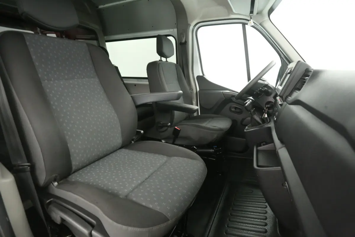 2.3 Turbo 150PK L2H2 | Dubbele Cabine | Clima | Camera | Trekhaak | Imperiaal | Navi | Parkeersens.