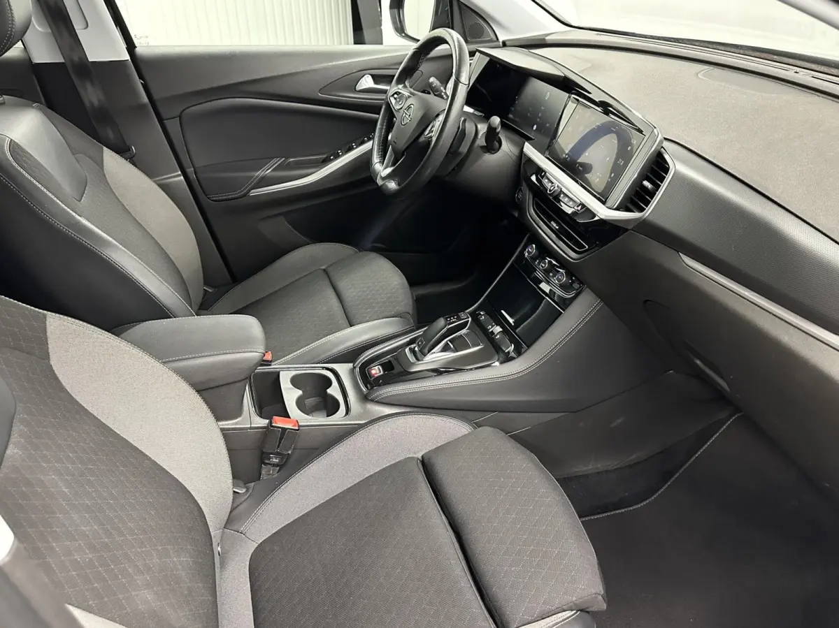 1.2 Turbo Business Elegance TREKHAAK CAMERA CARPLAY NAVI CRUISE ECC LM.