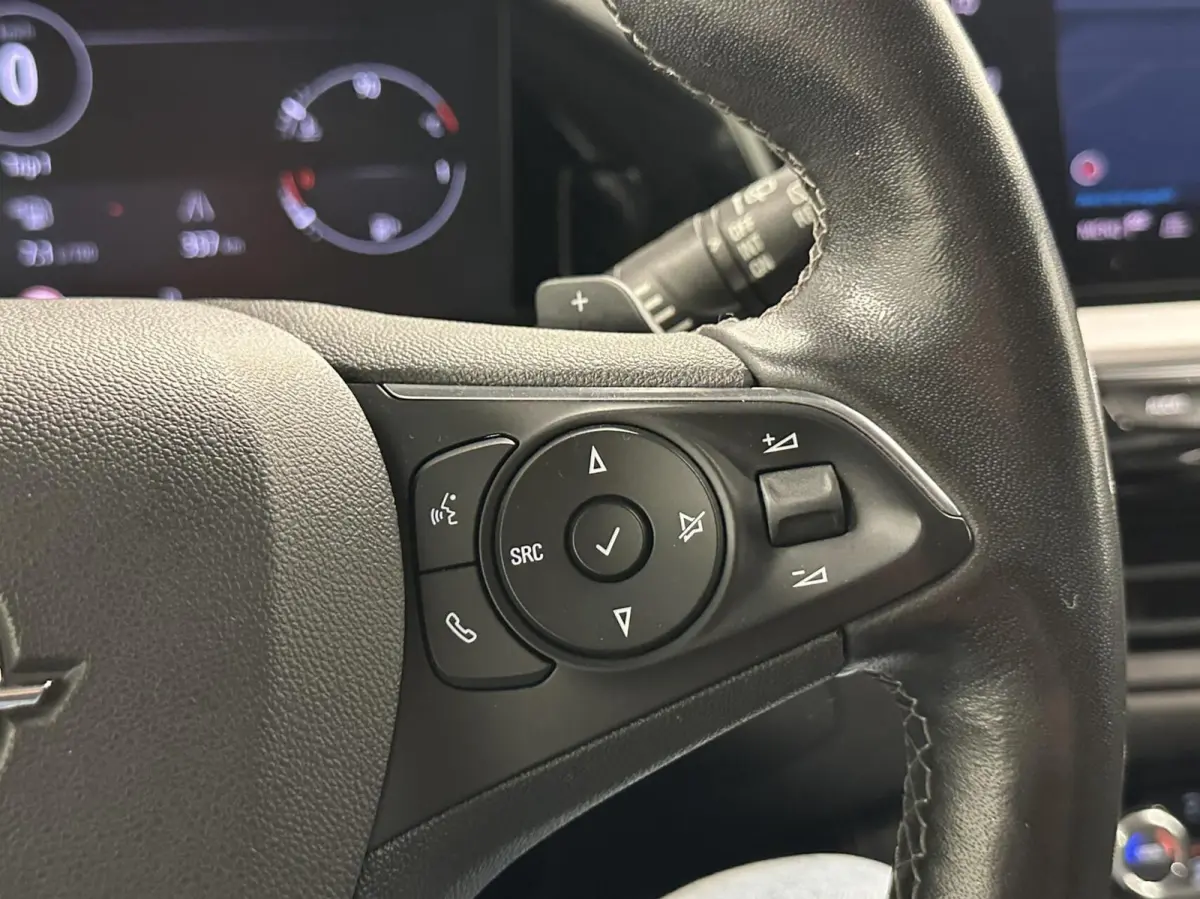 1.2 Turbo Business Elegance TREKHAAK CAMERA CARPLAY NAVI CRUISE ECC LM.