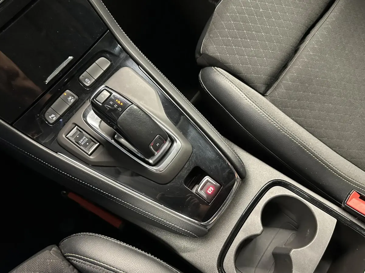 1.2 Turbo Business Elegance TREKHAAK CAMERA CARPLAY NAVI CRUISE ECC LM.