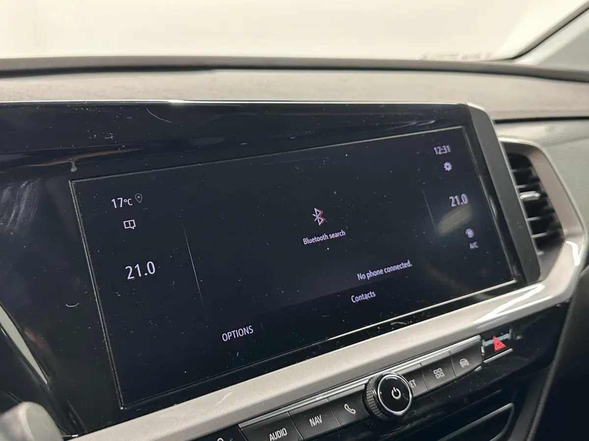 1.2 Turbo Business Elegance TREKHAAK CAMERA CARPLAY NAVI CRUISE ECC LM.