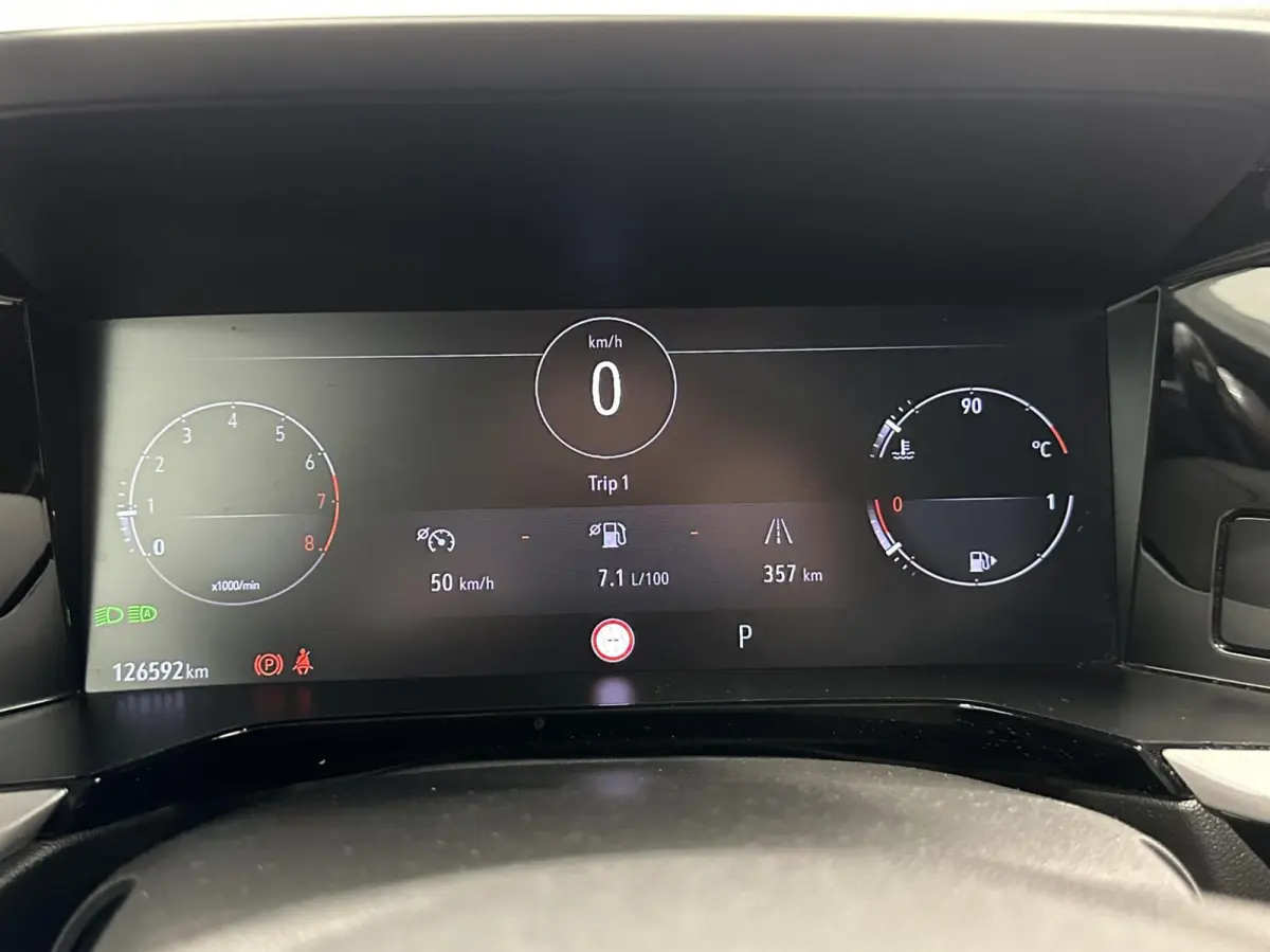 1.2 Turbo Business Elegance TREKHAAK CAMERA CARPLAY NAVI CRUISE ECC LM.