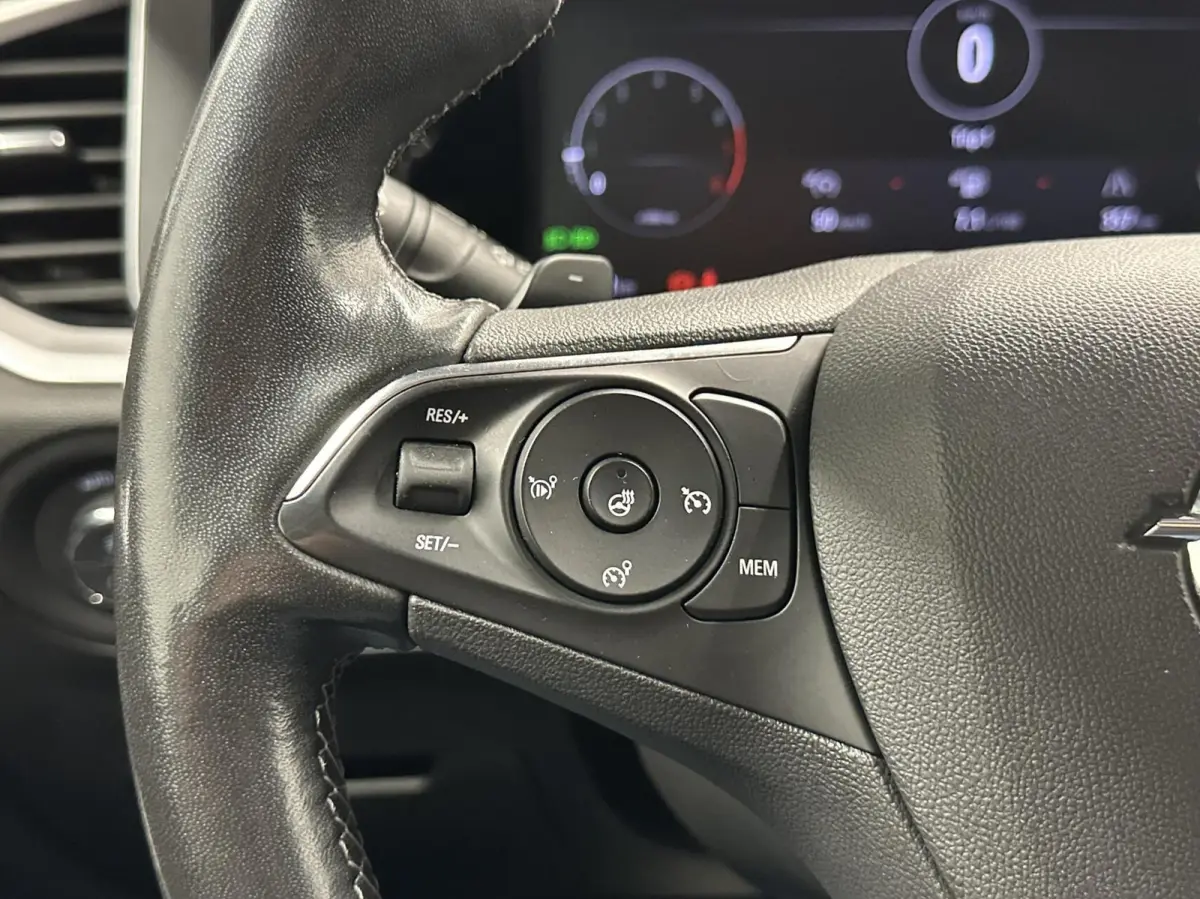 1.2 Turbo Business Elegance TREKHAAK CAMERA CARPLAY NAVI CRUISE ECC LM.