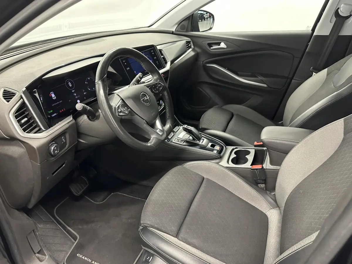 1.2 Turbo Business Elegance TREKHAAK CAMERA CARPLAY NAVI CRUISE ECC LM.