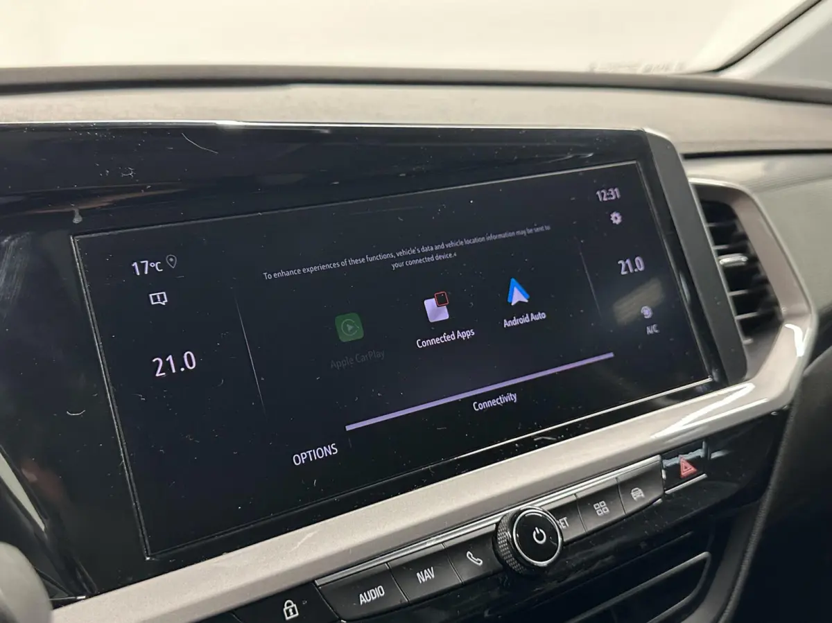 1.2 Turbo Business Elegance TREKHAAK CAMERA CARPLAY NAVI CRUISE ECC LM.