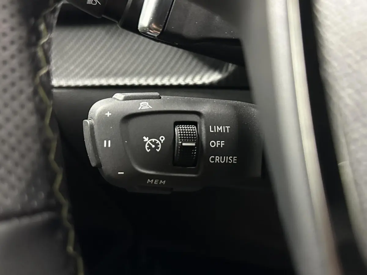 1.2 Hybrid 145 e-DCS6 GT CAMERA CARPLAY ADAPTIEF CRUISE NAVI.