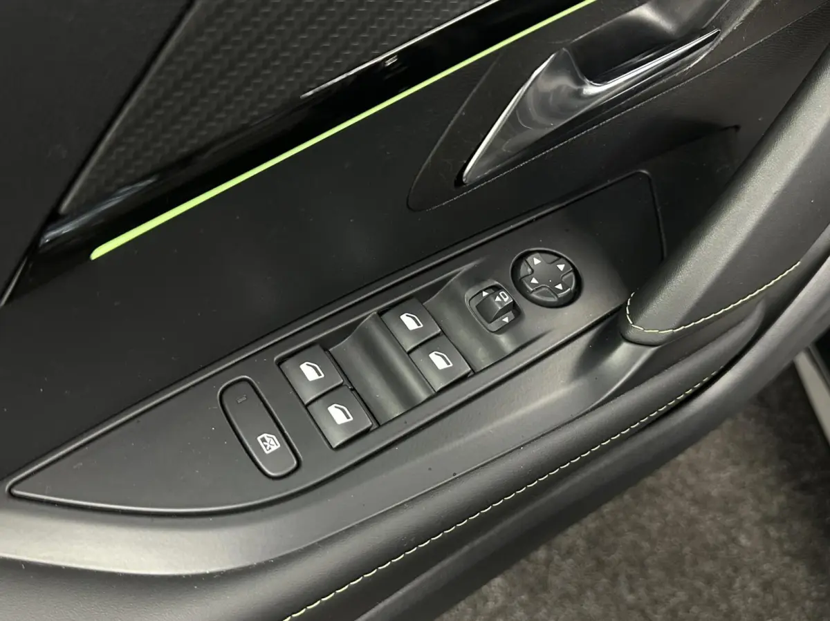 1.2 Hybrid 145 e-DCS6 GT CAMERA CARPLAY ADAPTIEF CRUISE NAVI.
