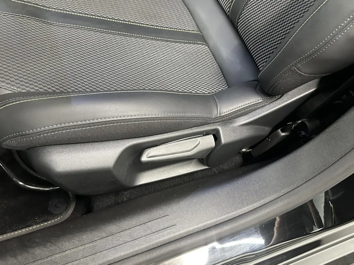 1.2 Hybrid 145 e-DCS6 GT CAMERA CARPLAY ADAPTIEF CRUISE NAVI.