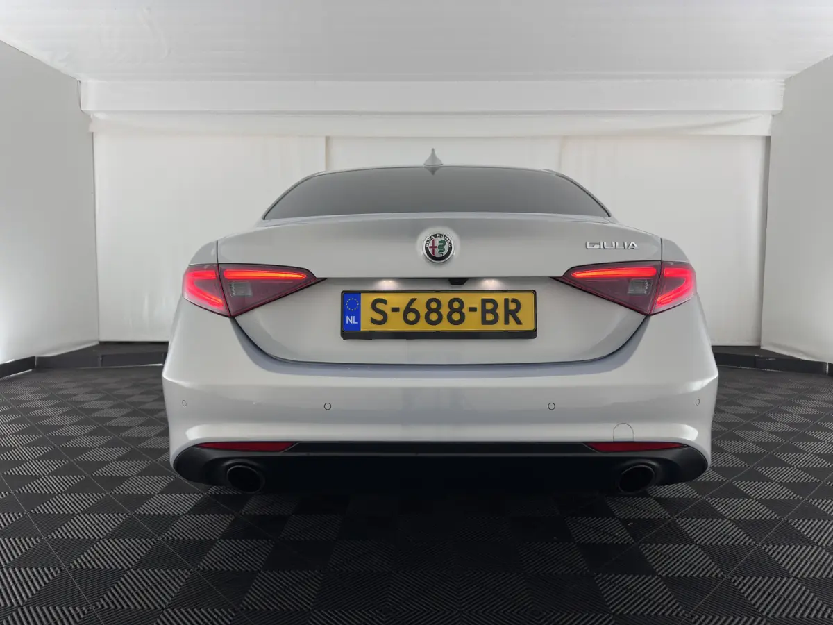 2.0T Sprint (INCL-BTW)  Aut. *ADAPTIVE-CRUISE | LEATHER | XENON | MEMORY-PACK | HEATED-SPORTSEATS | CAMERA | NAVI-FULLMAP | DAB+ | SHIFT-PADDLES | PRIVACY-GLASS | LANE-ASSIST | BLINDSPOT | K