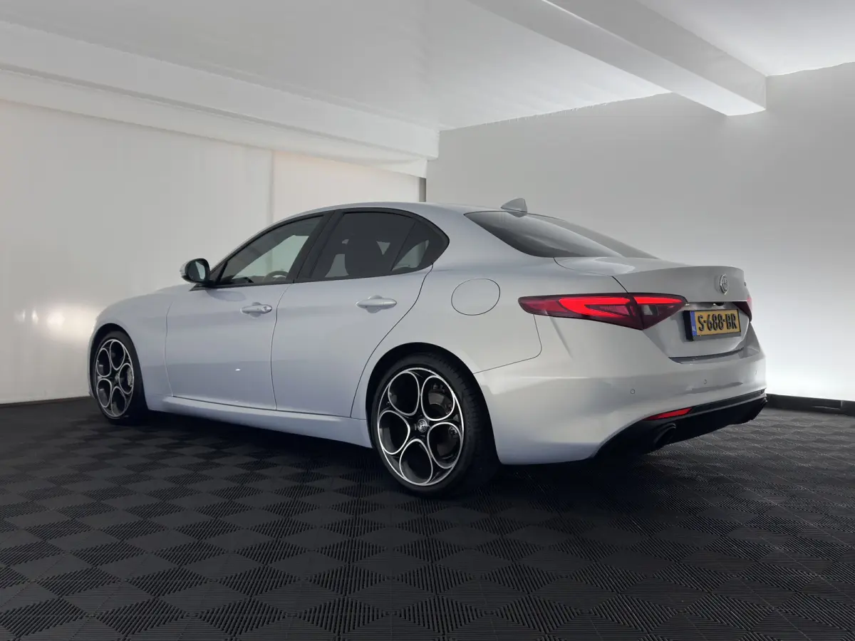 2.0T Sprint (INCL-BTW)  Aut. *ADAPTIVE-CRUISE | LEATHER | XENON | MEMORY-PACK | HEATED-SPORTSEATS | CAMERA | NAVI-FULLMAP | DAB+ | SHIFT-PADDLES | PRIVACY-GLASS | LANE-ASSIST | BLINDSPOT | K