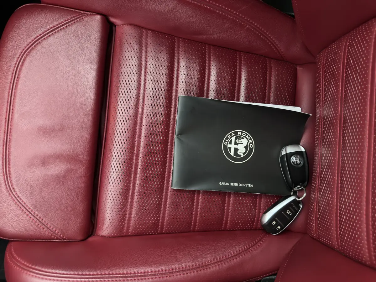 2.0T Sprint (INCL-BTW)  Aut. *ADAPTIVE-CRUISE | LEATHER | XENON | MEMORY-PACK | HEATED-SPORTSEATS | CAMERA | NAVI-FULLMAP | DAB+ | SHIFT-PADDLES | PRIVACY-GLASS | LANE-ASSIST | BLINDSPOT | K