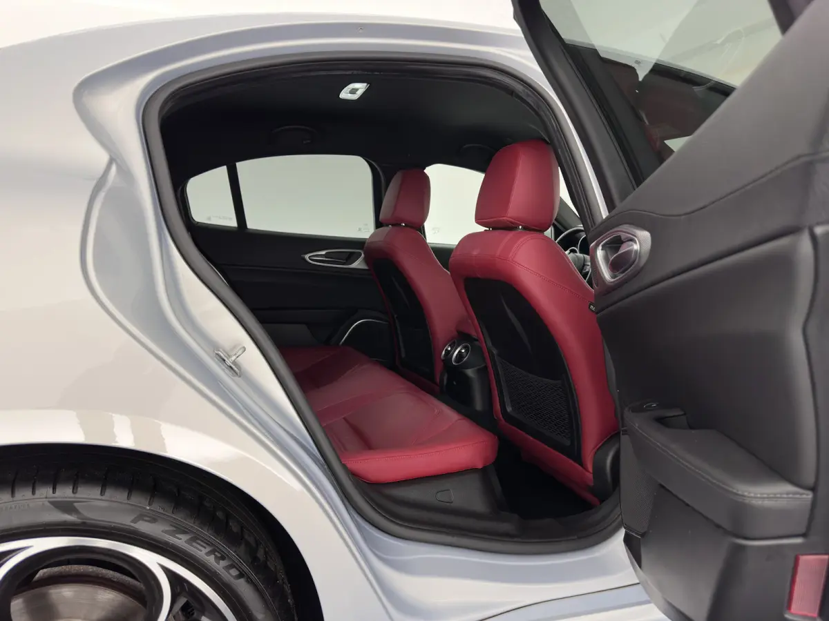 2.0T Sprint (INCL-BTW)  Aut. *ADAPTIVE-CRUISE | LEATHER | XENON | MEMORY-PACK | HEATED-SPORTSEATS | CAMERA | NAVI-FULLMAP | DAB+ | SHIFT-PADDLES | PRIVACY-GLASS | LANE-ASSIST | BLINDSPOT | K