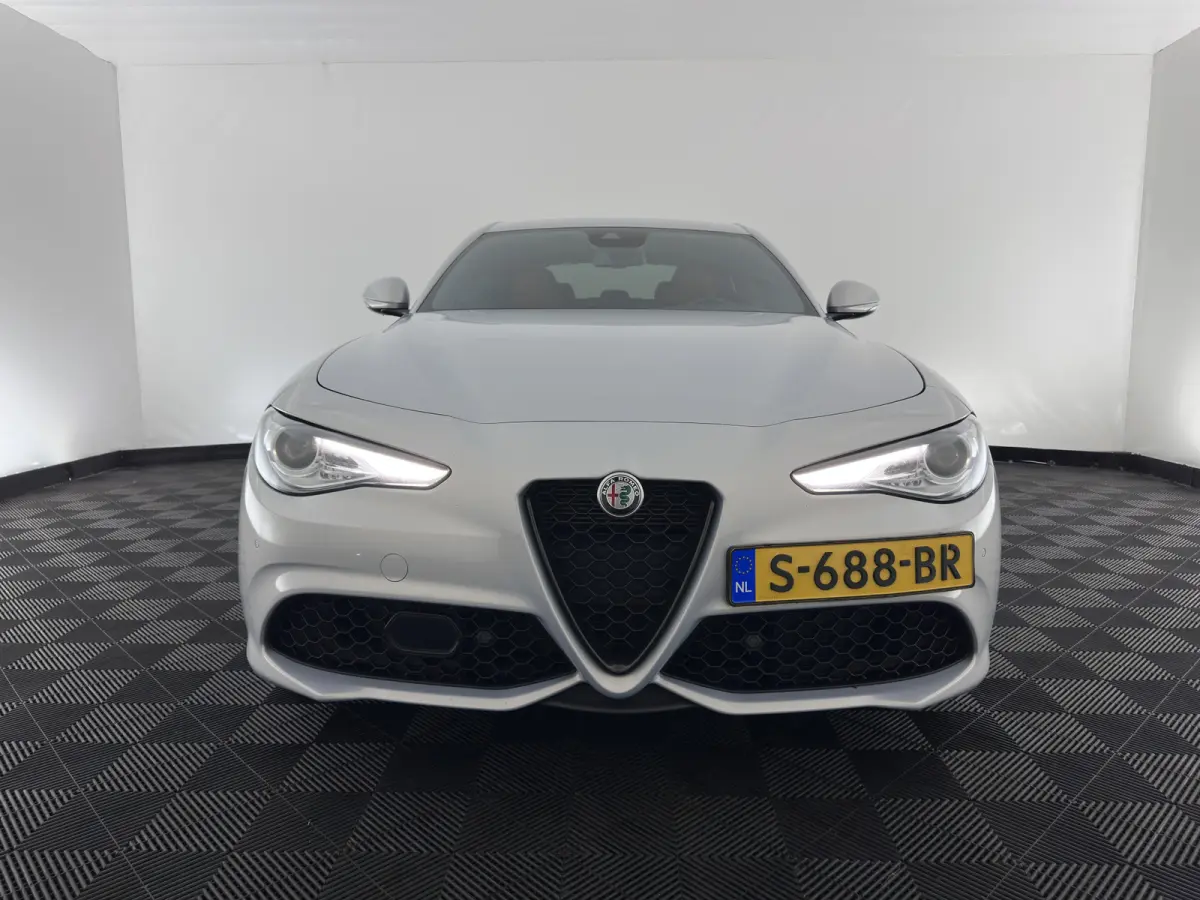 2.0T Sprint (INCL-BTW)  Aut. *ADAPTIVE-CRUISE | LEATHER | XENON | MEMORY-PACK | HEATED-SPORTSEATS | CAMERA | NAVI-FULLMAP | DAB+ | SHIFT-PADDLES | PRIVACY-GLASS | LANE-ASSIST | BLINDSPOT | K