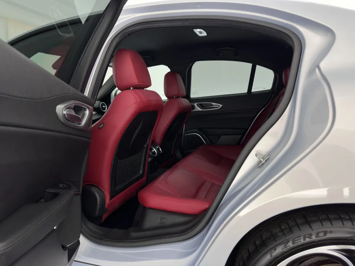 2.0T Sprint (INCL-BTW)  Aut. *ADAPTIVE-CRUISE | LEATHER | XENON | MEMORY-PACK | HEATED-SPORTSEATS | CAMERA | NAVI-FULLMAP | DAB+ | SHIFT-PADDLES | PRIVACY-GLASS | LANE-ASSIST | BLINDSPOT | K