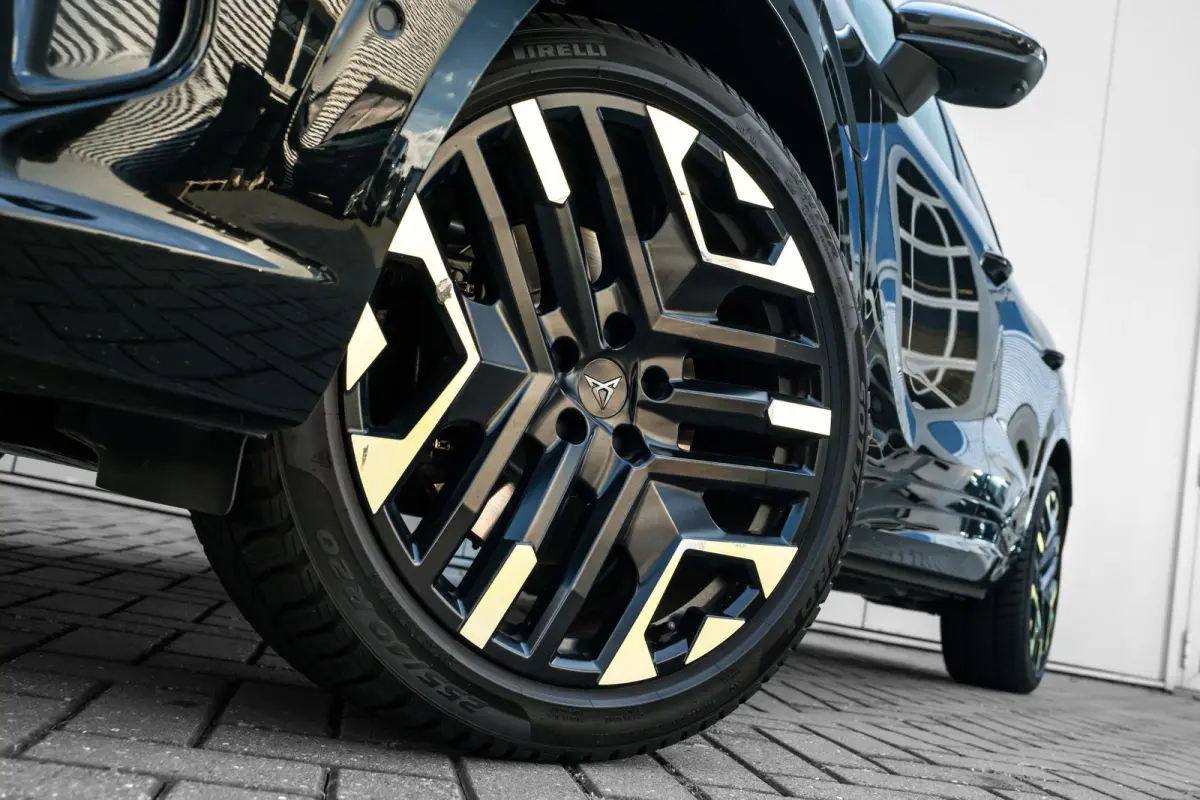 1.5 TSI e-Hybrid VZ Tribe Edition l Sennheiser Sound l Elekt. Trekhaak l Elektr. Stoel incl Memory l Side Assist l 360gr Camera l