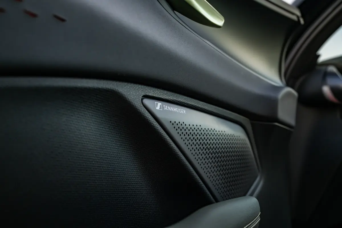 1.5 TSI e-Hybrid VZ Tribe Edition l Sennheiser Sound l Elekt. Trekhaak l Elektr. Stoel incl Memory l Side Assist l 360gr Camera l