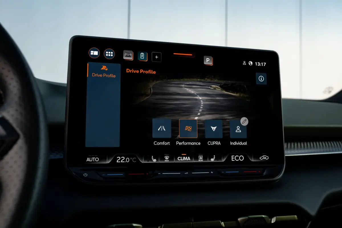 1.5 TSI e-Hybrid VZ Tribe Edition l Sennheiser Sound l Elekt. Trekhaak l Elektr. Stoel incl Memory l Side Assist l 360gr Camera l