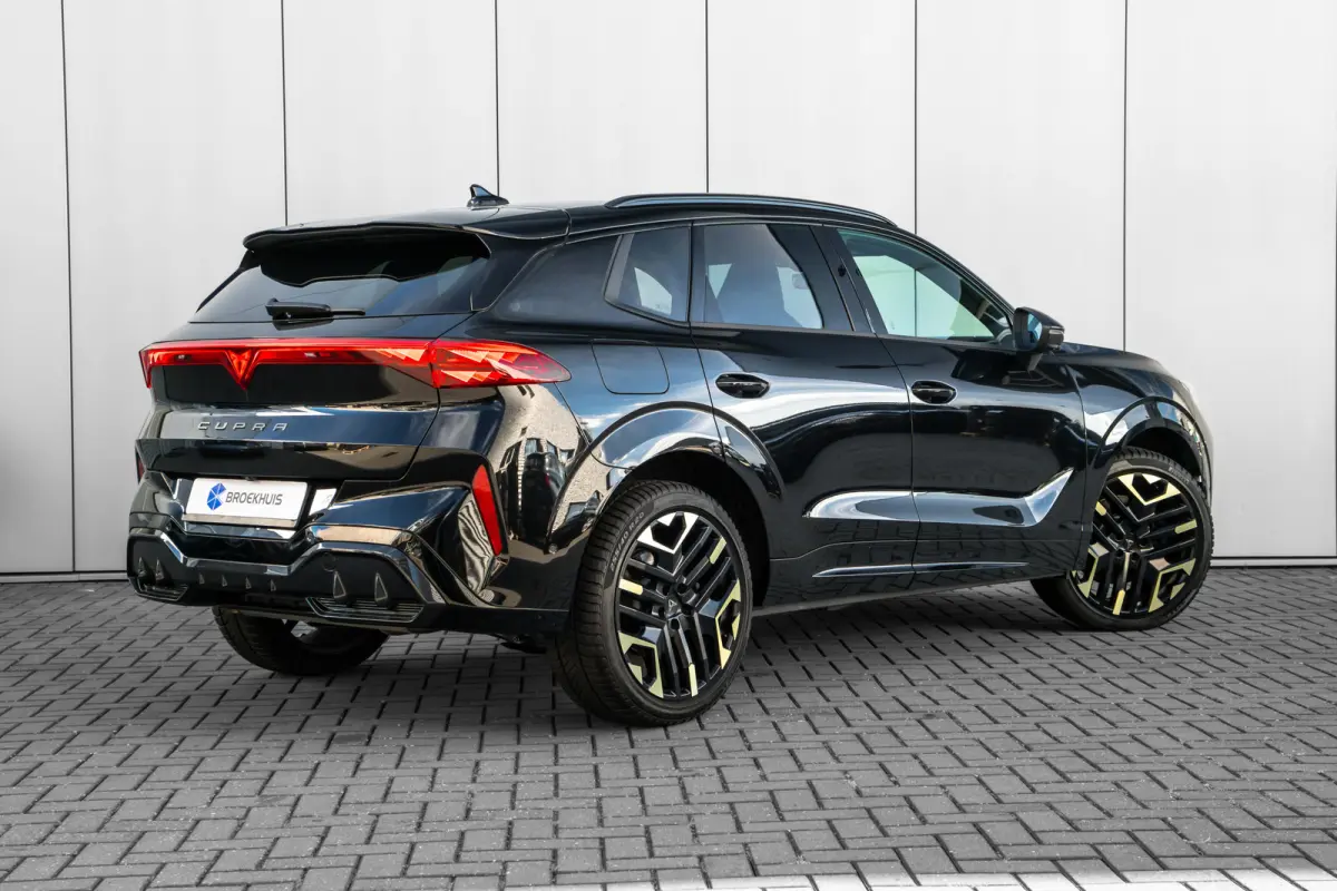 1.5 TSI e-Hybrid VZ Tribe Edition l Sennheiser Sound l Elekt. Trekhaak l Elektr. Stoel incl Memory l Side Assist l 360gr Camera l