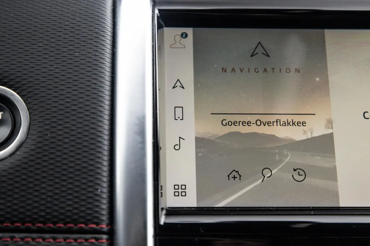 P300e 1.5 SE R-DYNAMIC / CARPLAY / LEER / DEALER ONDERHOUDEN / CAMERA
