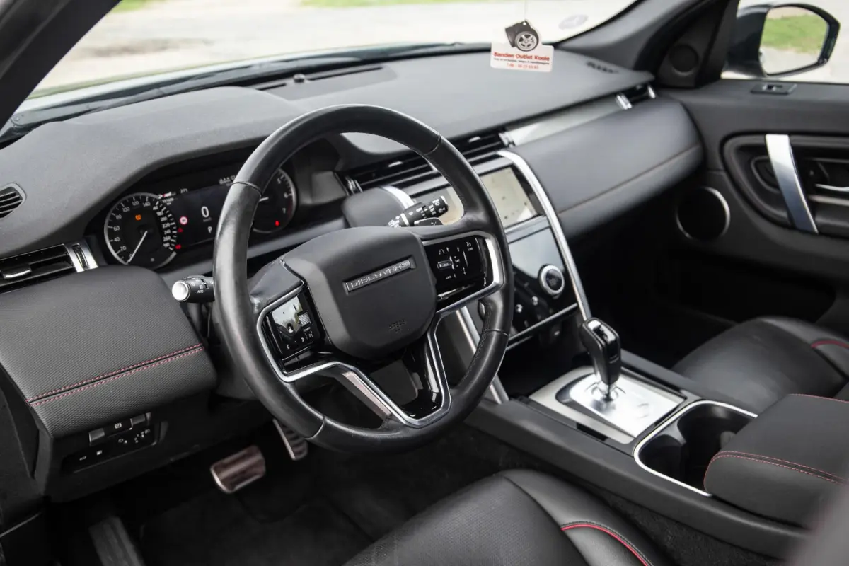 P300e 1.5 SE R-DYNAMIC / CARPLAY / LEER / DEALER ONDERHOUDEN / CAMERA