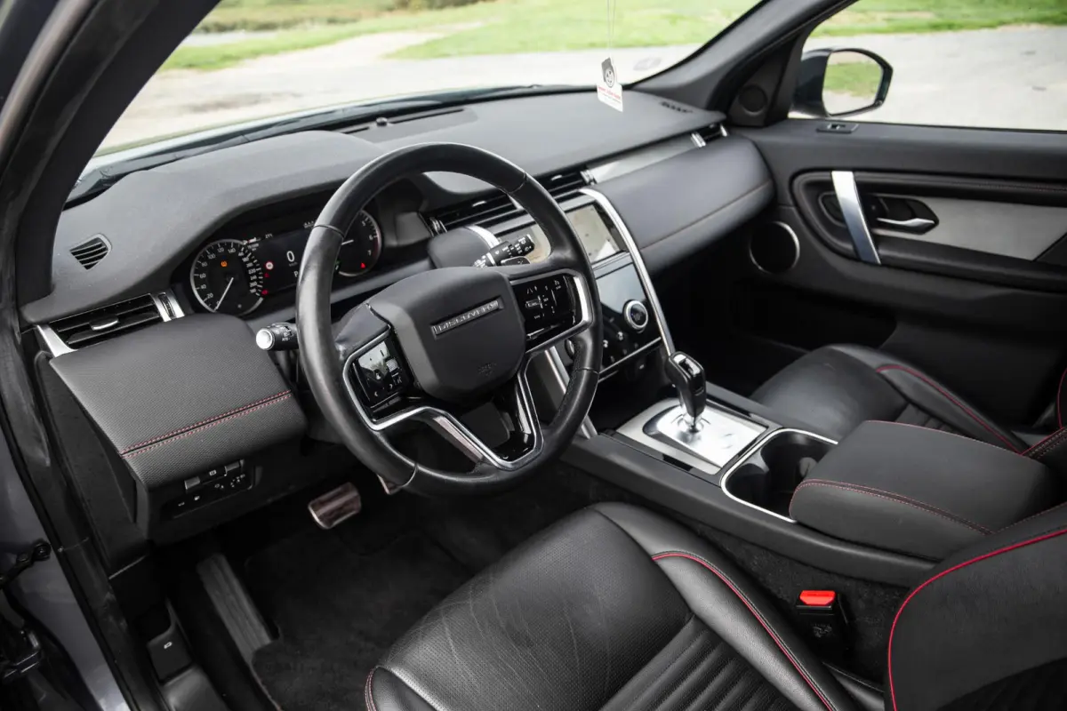 P300e 1.5 SE R-DYNAMIC / CARPLAY / LEER / DEALER ONDERHOUDEN / CAMERA