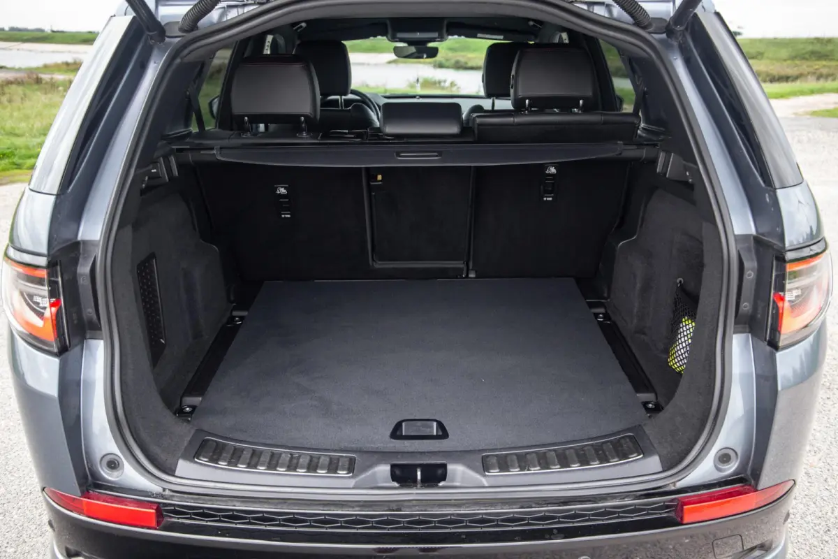 P300e 1.5 SE R-DYNAMIC / CARPLAY / LEER / DEALER ONDERHOUDEN / CAMERA