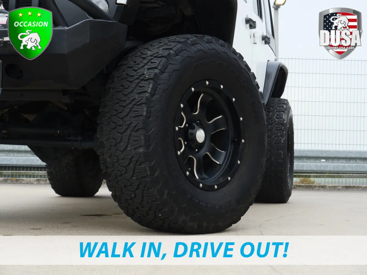 3.6 Rubicon Liftkit | Stubby offroad-bumper | Smittybilt lier | Fenders | Offroad Wheels