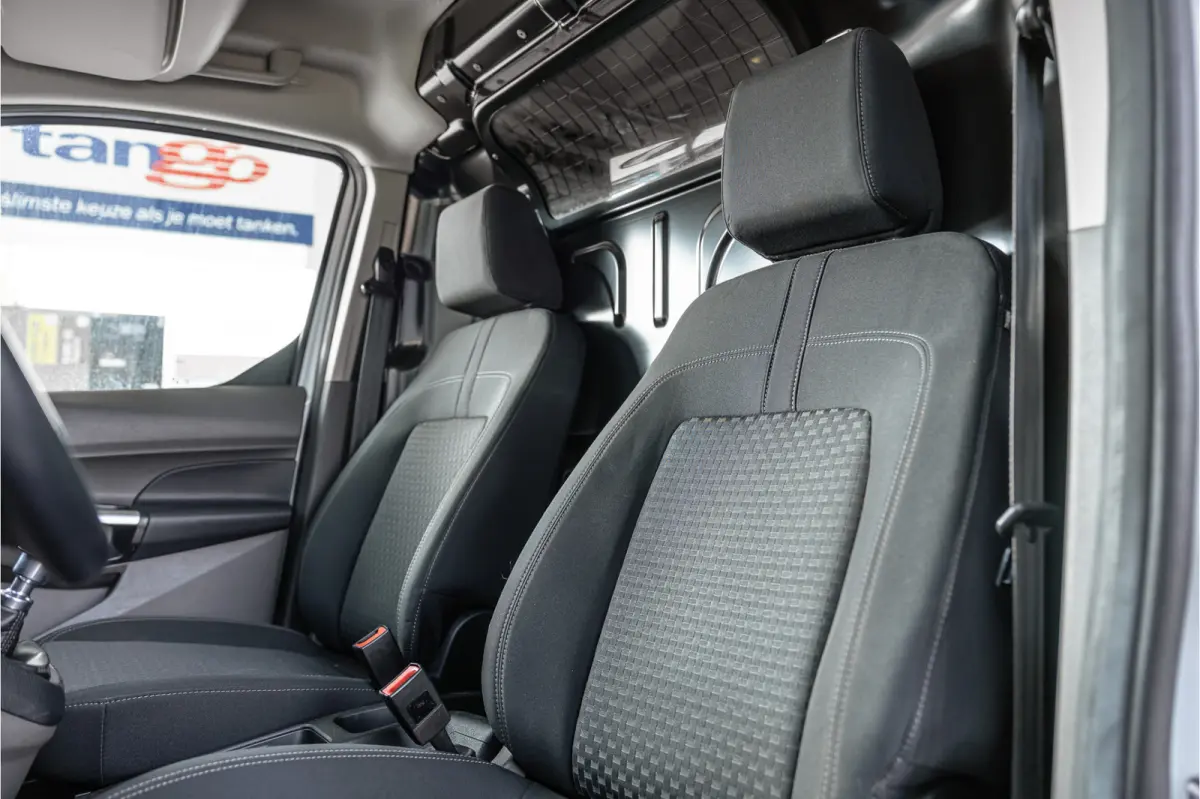1.5 EcoBlue 120 PK L2 | Bi-Xenon | ACC | Blind Spot | Camera | CarPlay | Climate control | BOTT Inrichting | Stoelverwarming | Automatisch inparkeren | Dealer onderhouden | Nieuwe APK