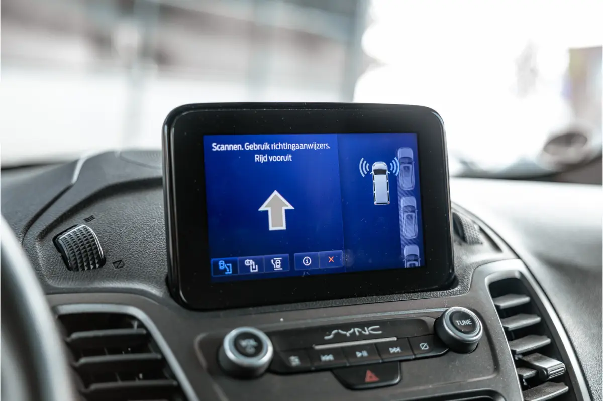 1.5 EcoBlue 120 PK L2 | Bi-Xenon | ACC | Blind Spot | Camera | CarPlay | Climate control | BOTT Inrichting | Stoelverwarming | Automatisch inparkeren | Dealer onderhouden | Nieuwe APK
