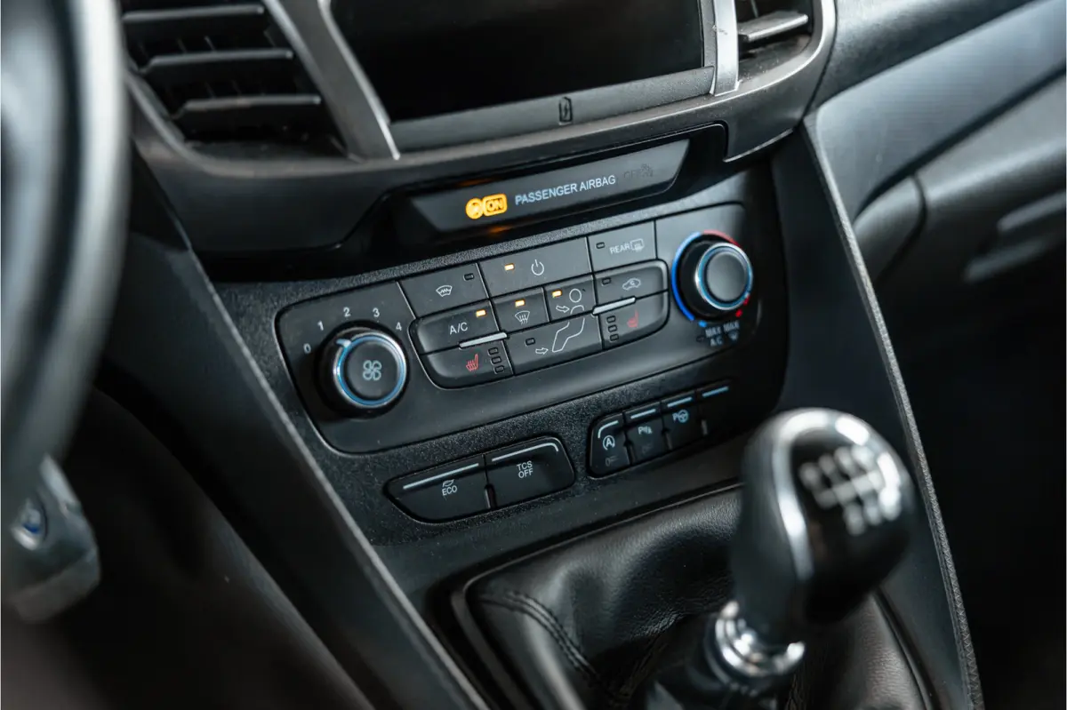 1.5 EcoBlue 120 PK L2 | Bi-Xenon | ACC | Blind Spot | Camera | CarPlay | Climate control | BOTT Inrichting | Stoelverwarming | Automatisch inparkeren | Dealer onderhouden | Nieuwe APK