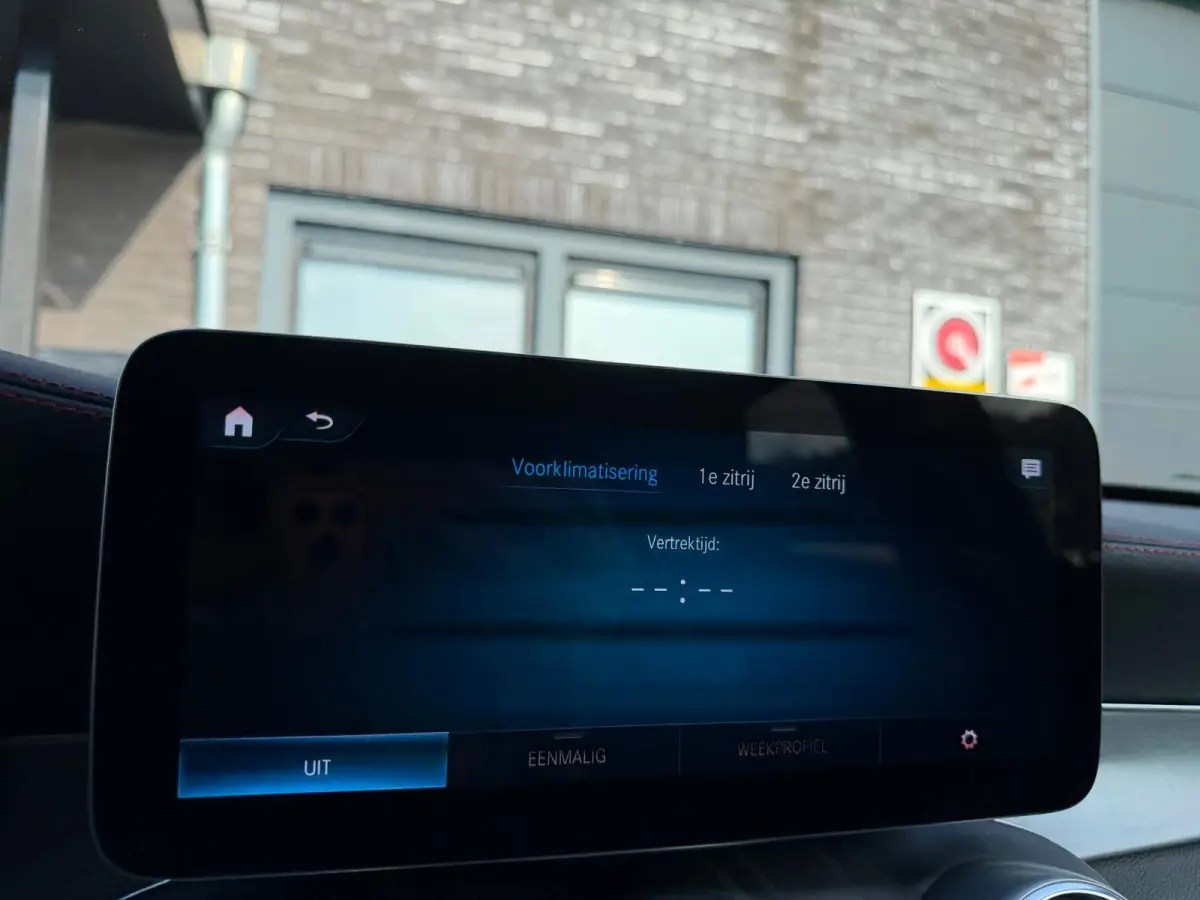 300e 4MATIC Premium | 1E EIGENAAR | 3/6/12MND GARANTIE |  BTW | AUTOMAAT | CRUISE | DAB | LED | CAMERA | SFEERVERLICHTING | CARPLAY | NAVI |
