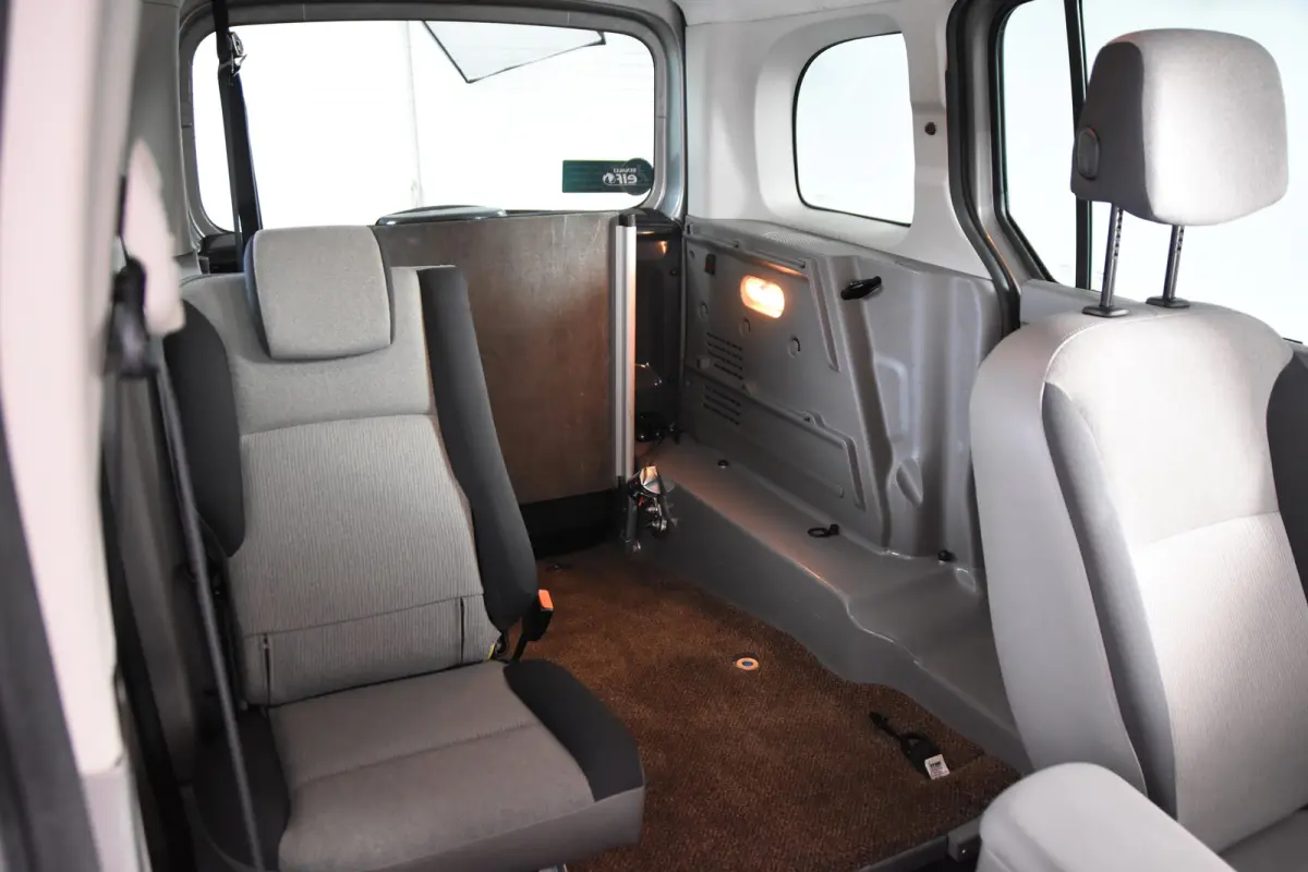 1.2-16V Rolstoelauto 3+1 *Automaat*Luchtvering*