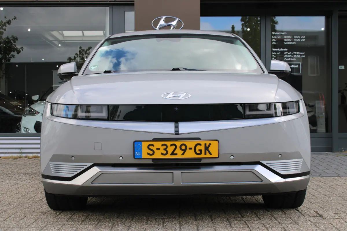 Lounge AWD 73kWh 305pk | 600Nm | 1600kg trekgewicht! | SOH 100% | Airco (automatisch) | Audio installatie premium | Buitenspiegels elektrisch verstel- en verwarmbaar