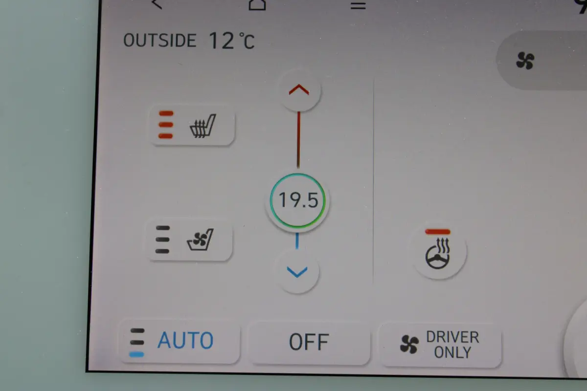 Lounge AWD 73kWh 305pk | 600Nm | 1600kg trekgewicht! | SOH 100% | Airco (automatisch) | Audio installatie premium | Buitenspiegels elektrisch verstel- en verwarmbaar