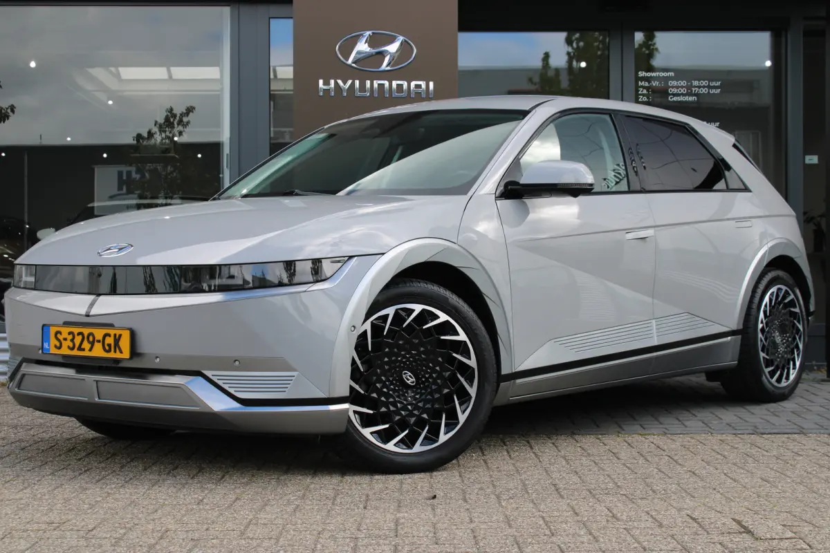 Lounge AWD 73kWh 305pk | 600Nm | 1600kg trekgewicht! | SOH 100% | Airco (automatisch) | Audio installatie premium | Buitenspiegels elektrisch verstel- en verwarmbaar