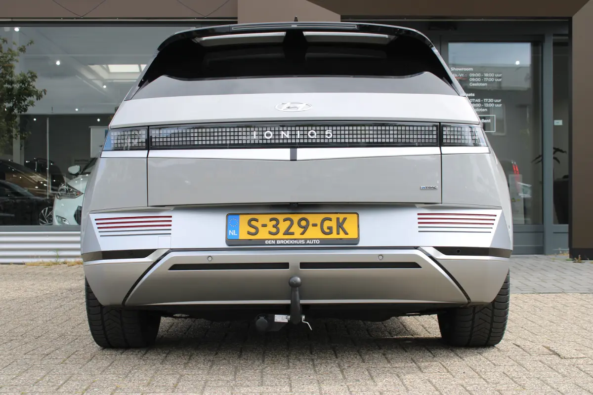 Lounge AWD 73kWh 305pk | 600Nm | 1600kg trekgewicht! | SOH 100% | Airco (automatisch) | Audio installatie premium | Buitenspiegels elektrisch verstel- en verwarmbaar