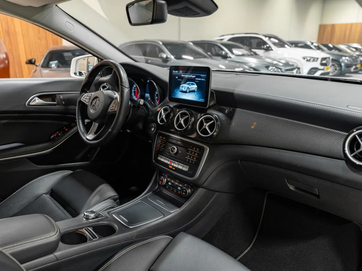 200 AMG AUT, Facelift, Voll Led, Navi, Leder, Camera, Cruise, Clima, Private Glas, PDC, Voll Onderhouden
