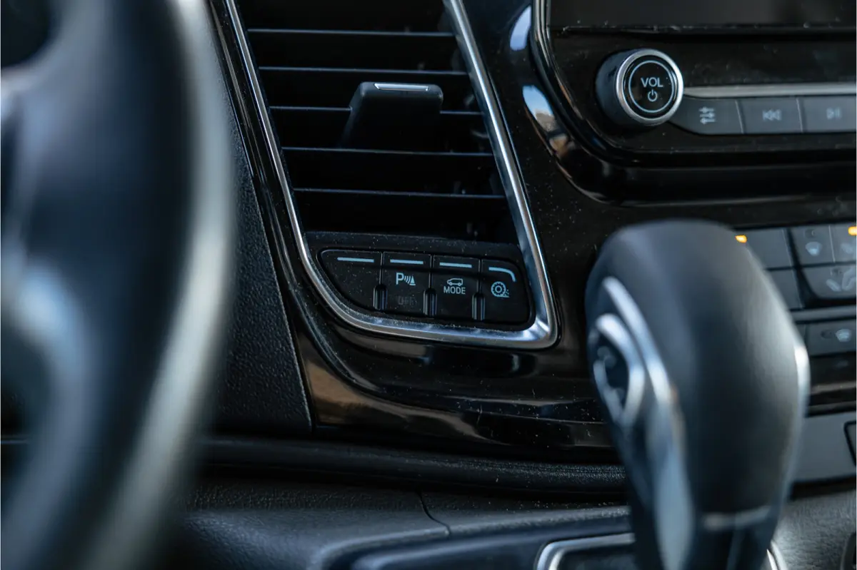 320 2.0 TDCI 185 PK L2H1 Sport | L+R Schuifdeur | ACC | Elek stoelen | Standkachel | CarPlay | Camera | Navigatie | Trekhaak | Inrichting | Nieuwe APK