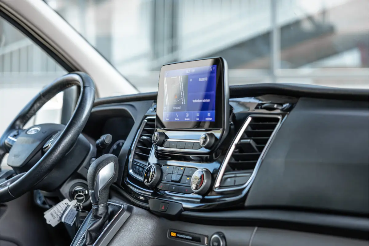 320 2.0 TDCI 185 PK L2H1 Sport | L+R Schuifdeur | ACC | Elek stoelen | Standkachel | CarPlay | Camera | Navigatie | Trekhaak | Inrichting | Nieuwe APK