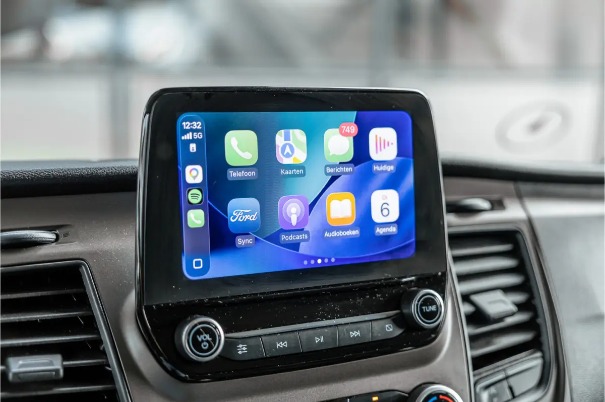 320 2.0 TDCI 185 PK L2H1 Sport | L+R Schuifdeur | ACC | Elek stoelen | Standkachel | CarPlay | Camera | Navigatie | Trekhaak | Inrichting | Nieuwe APK