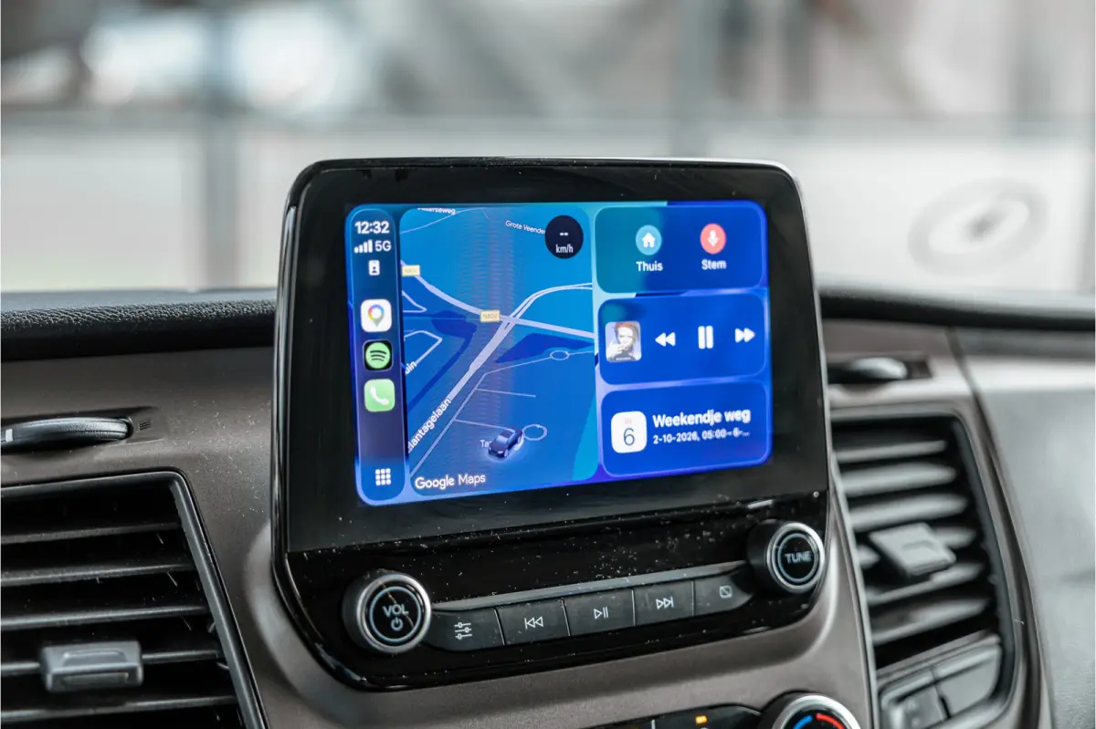 320 2.0 TDCI 185 PK L2H1 Sport | L+R Schuifdeur | ACC | Elek stoelen | Standkachel | CarPlay | Camera | Navigatie | Trekhaak | Inrichting | Nieuwe APK
